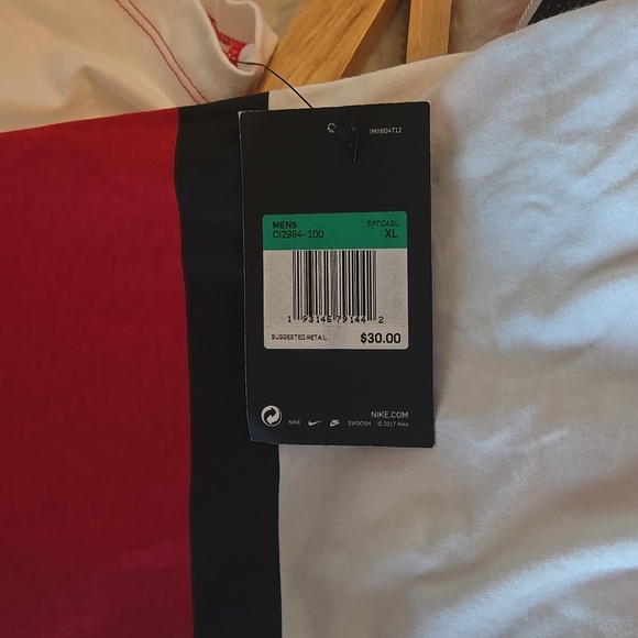 Men’s The Nike Tee Red White & Blue Color Blocking T-Shirt Adult X-Large - Picture 5 of 6